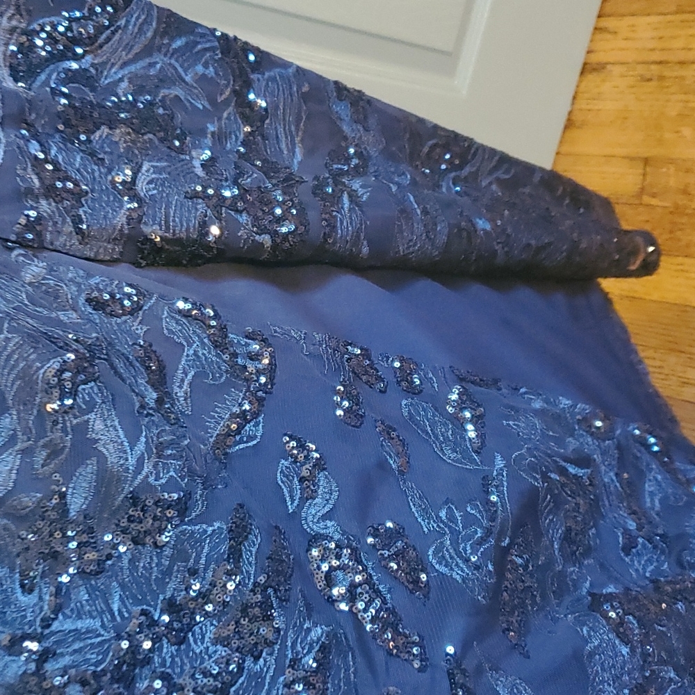 Dress - Picture 5 of 6